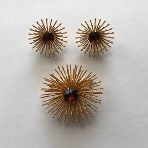 Vintage Sarah Coventry Brooch Set